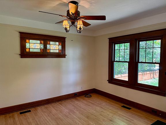 3rd image of 215 E Adams Ave