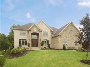 4300 Burberry Cir, Avon, OH 44011