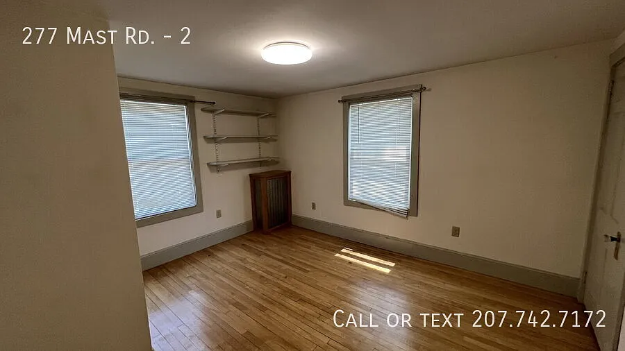 "University Rental-Heat & Hot Water Included-Spacious 4-Bed Oasis with 2 Full Baths at 277 Mast R... — Photo 4
