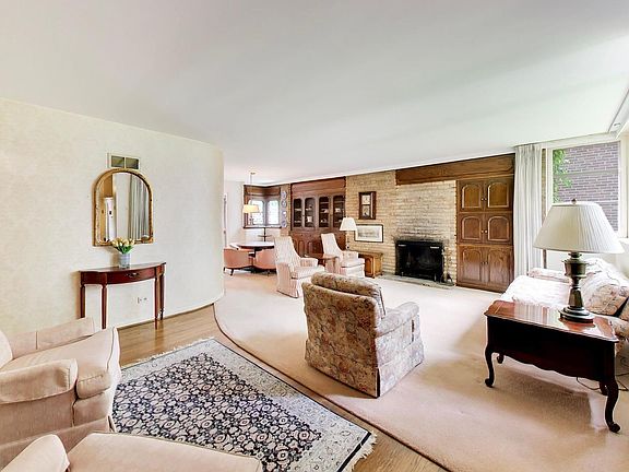 3rd image of 7059 N Olcott Ave