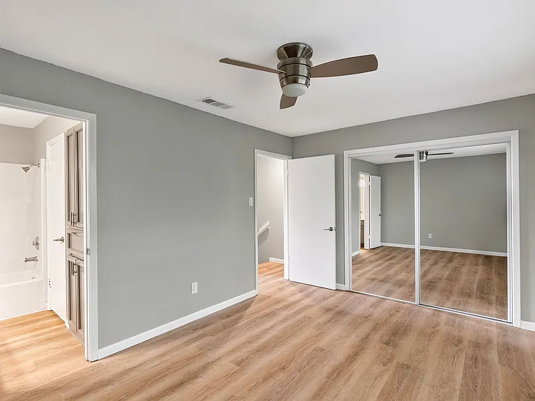 7201 Owen Ct — Photo 2