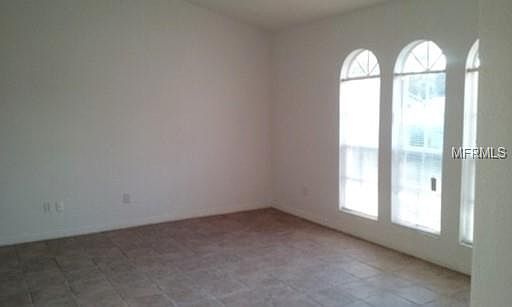 5th image of 415 Lancaster Ave