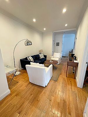 2nd image of 220 Waverly Pl APT 2
