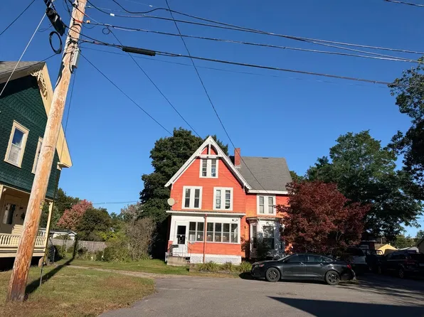 2 Osborne St, Rochester, NH 03867