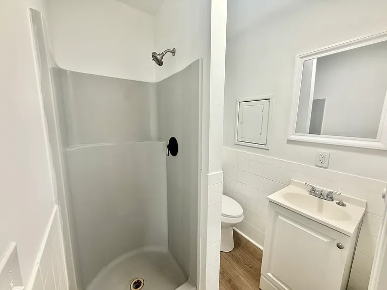 1886 Avenue B #2 — Photo 2