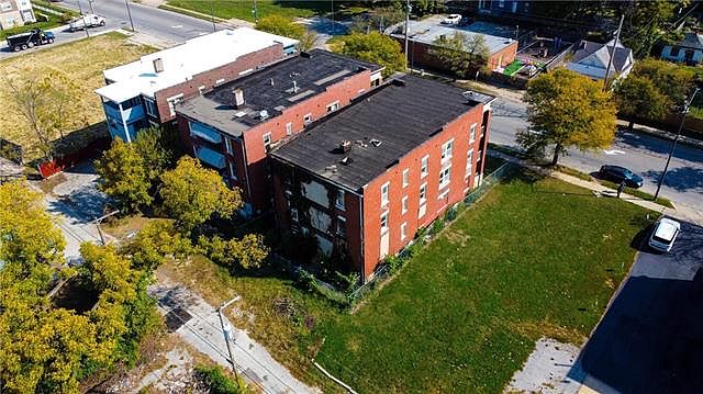 2nd image of 2820 Prospect Ave