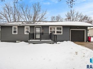 4009 E 21st St, Sioux Falls, SD 57103