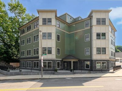 18 Robert St #6, Roslindale, MA, 02131