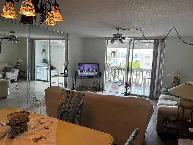 1001 NE 14th Ave #701 — Photo 39