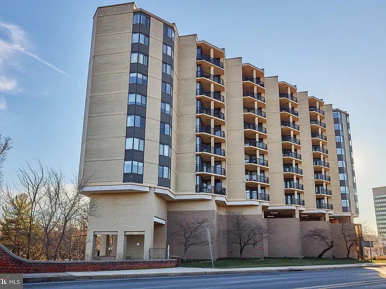 4242 E West Hwy #308 — Photo 3
