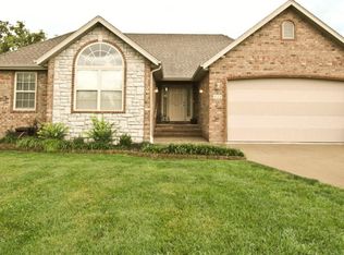 920 E Welch St, Nixa, MO 65714