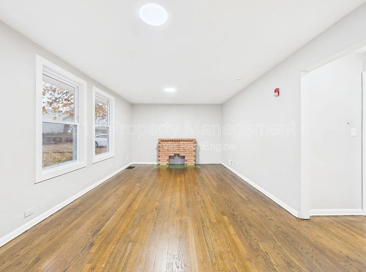 1 bed, 1.0 bath, 900 sqft, $895 — Photo 3