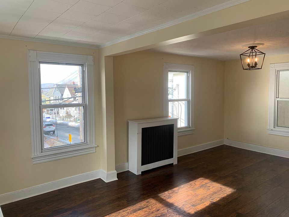 1st image of 14 Andrews Ln