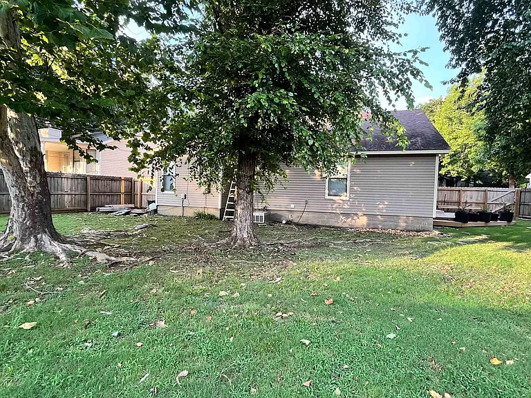 1318 Point West Dr — Photo 21