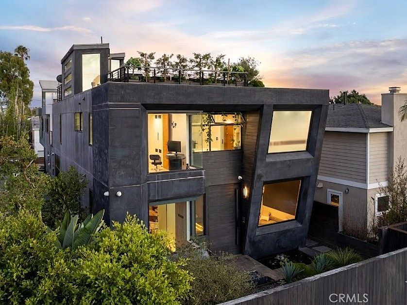 1st image of 750 California Ave