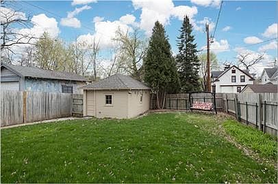 4th image of 1018 Wakefield Ave