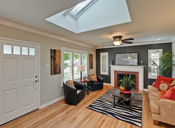2nd image of 880 Blossom Dr