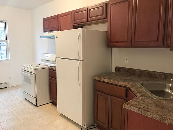 2nd image of 1078 Intervale Ave APT 3