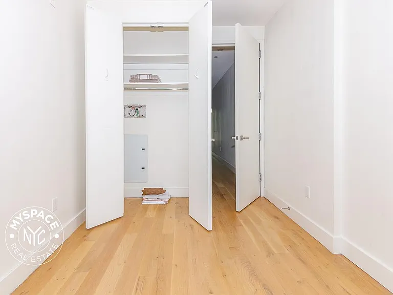 87 Montrose Ave #2R — Photo 5
