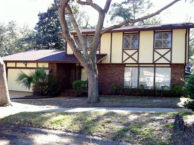 1st image of 4 Ipswich Cir NE