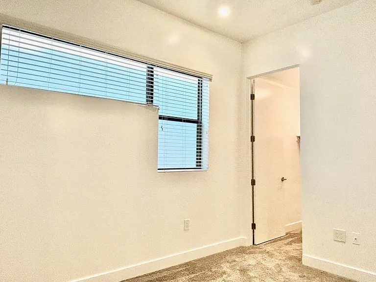 7301 E Minnezona Ave #1006 — Photo 29