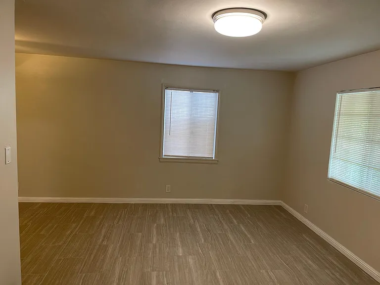 15707 Longworth Ave — Photo 6