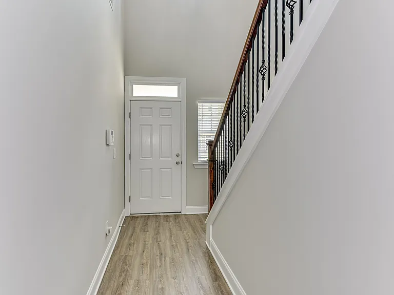 1913 Kenlock Dr — Photo 3