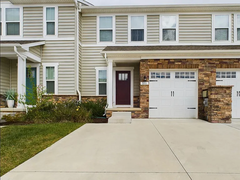 511 Swansea Dr — Photo 1