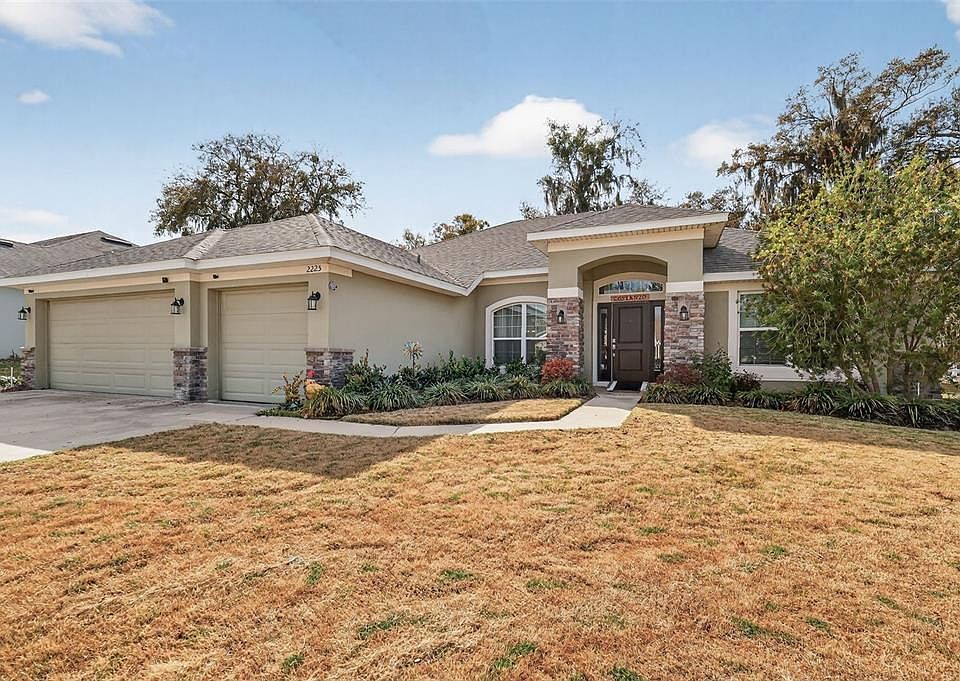 1st image of 2225 Angel Fish Loop