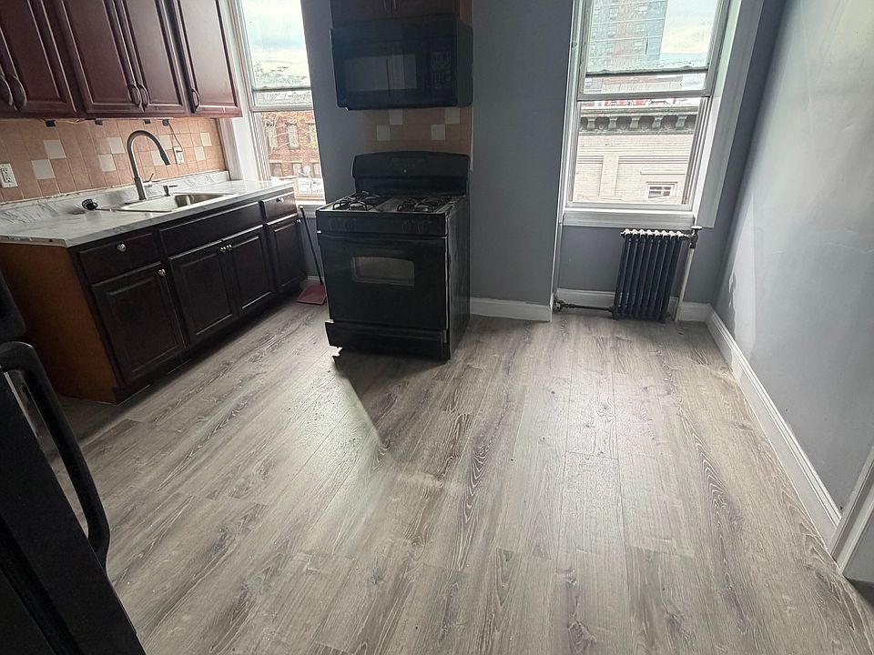 1st image of 721 22nd St #13C
