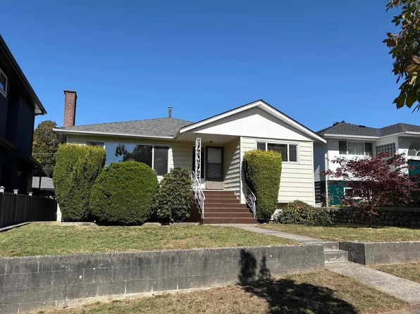 2717 Waverley Ave, Vancouver, BC V5S 1E9