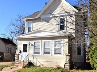 557 Mount Vernon St, Oshkosh, WI 54901