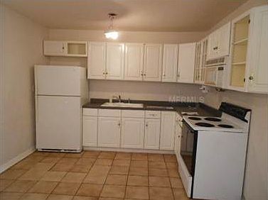 4th image of 7004 Aspen Ave