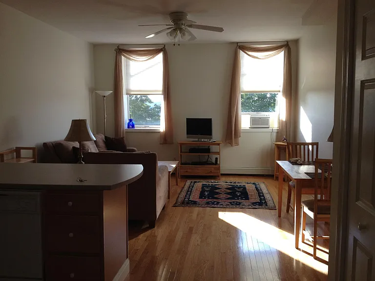 24 Pleasant St #4 — Photo 5