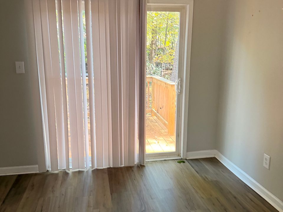 1st image of 427 Rustwood Dr #427