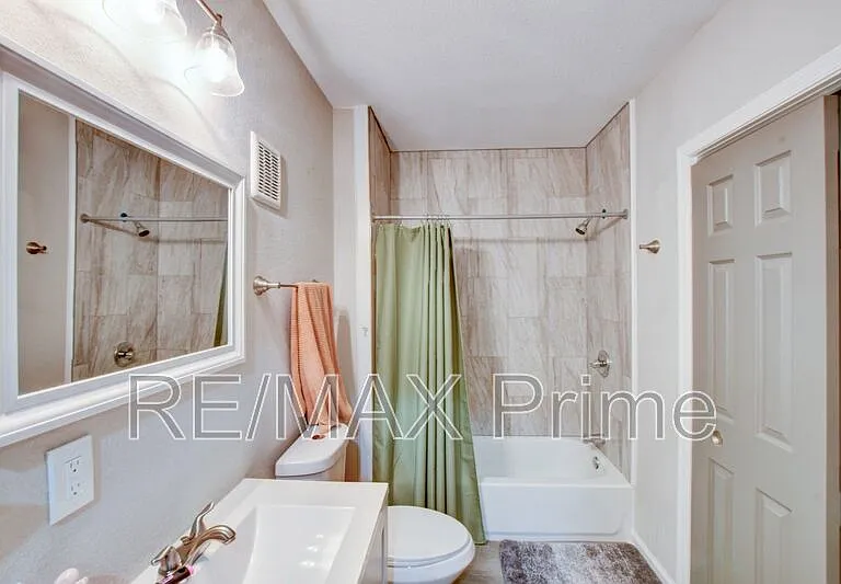 2 Clover St — Photo 20