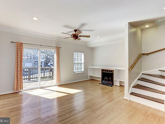 4th image of 3302 Mount Vernon Ave