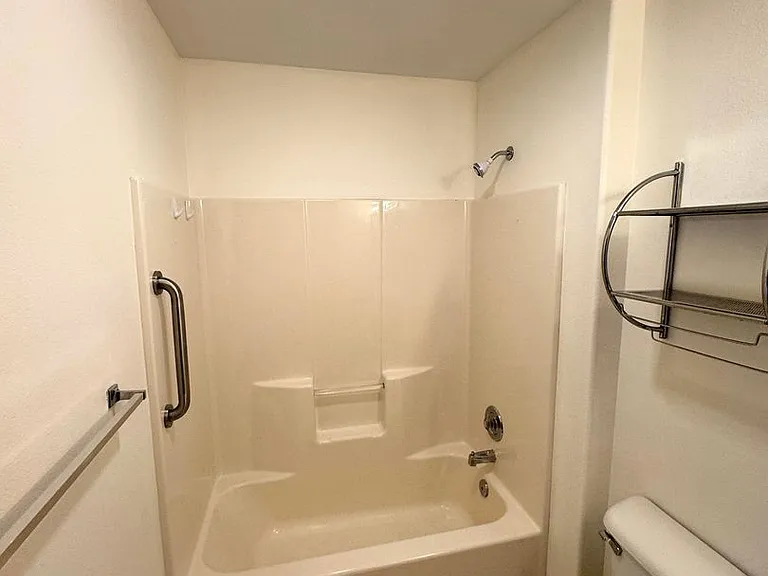 1808 E Sunset Dr #202 — Photo 5
