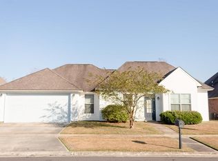 7132 Marshal Bond Dr, Zachary, LA 70791