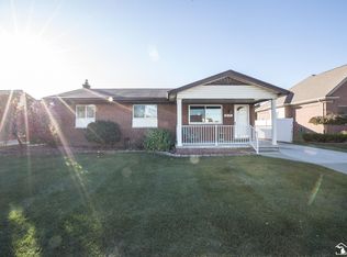 14876 Reeck Rd, Southgate, MI 48195