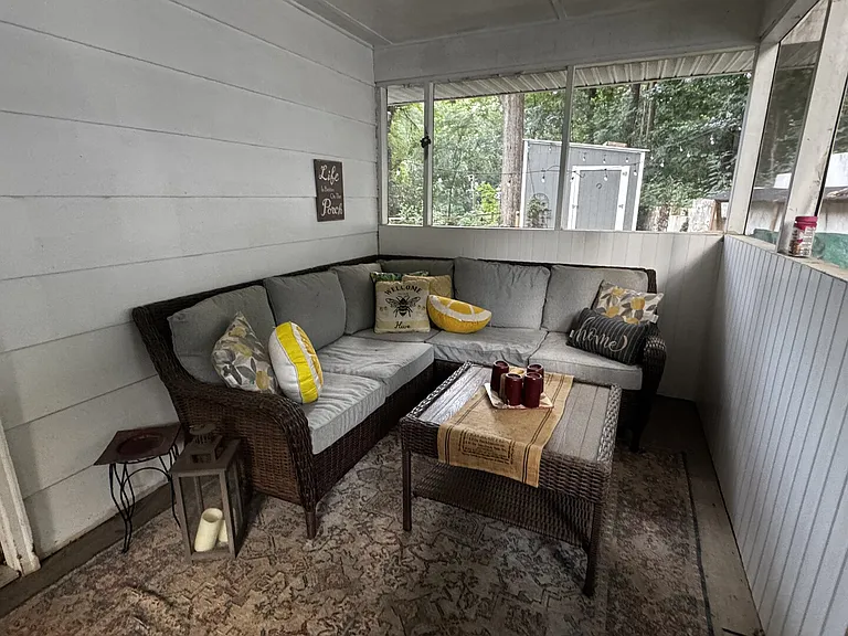 Riverwood Dr — Photo 14