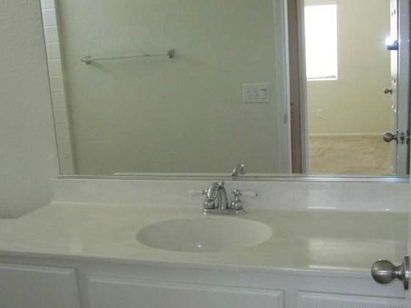 3rd image of 15338 Baxter St