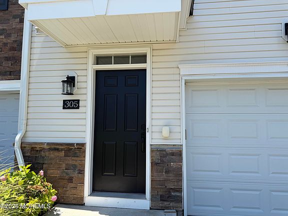 5th image of 305 Spirit Way