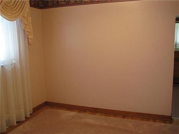 5th image of 701 Fordham Ave