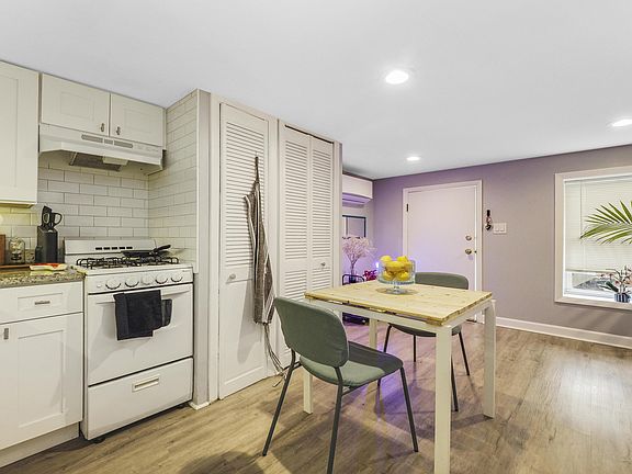 3rd image of 3007 N Ashland Ave #Chg