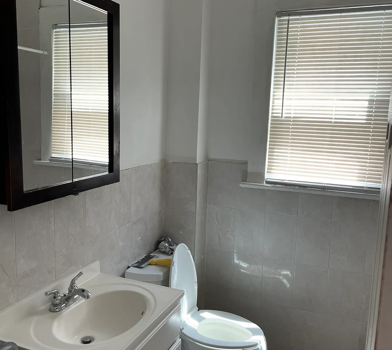 3 bed, 2400 sqft, $1,950 — Photo 4