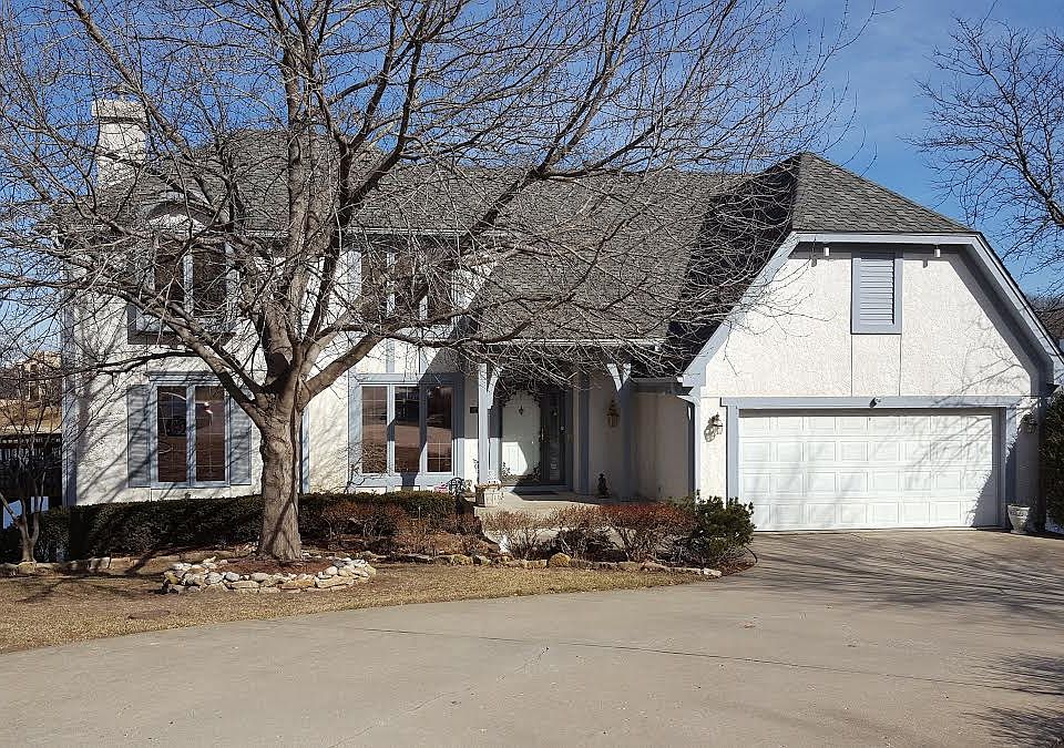 1st image of 333 NE Sunderland Ct