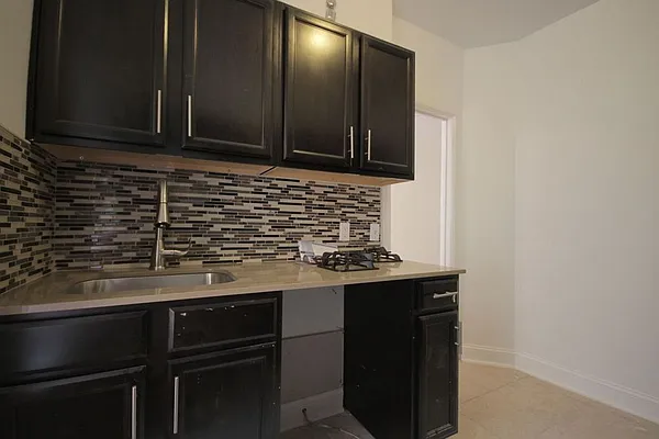 Rented by Your Vanity Realty | media 19