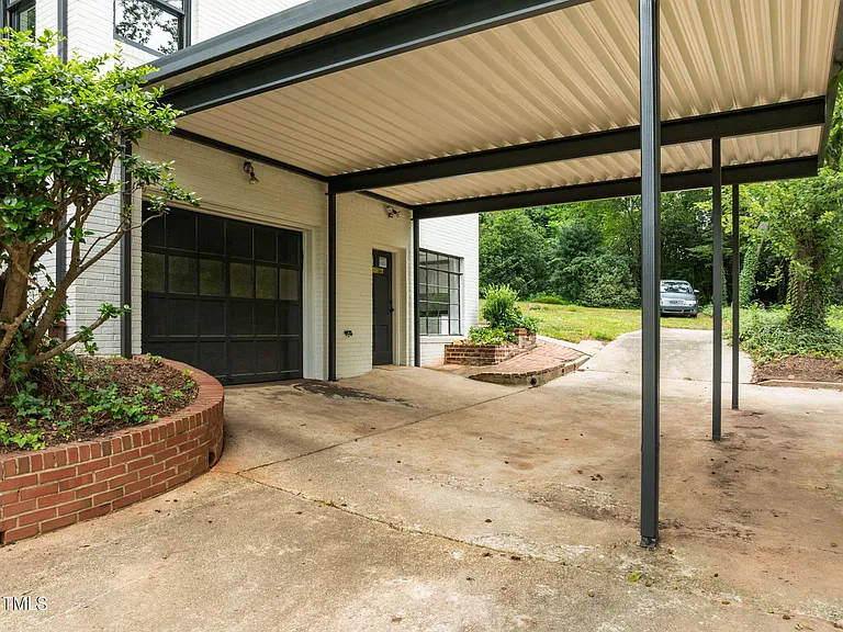 3026 Devonshire Dr — Photo 32