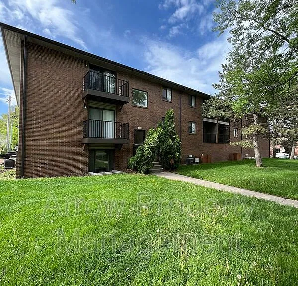 3405 Holdrege St #103 — Photo 12